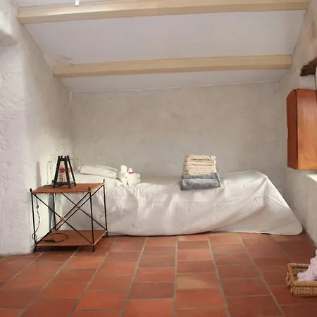Holiday home Le Mas L'esquirou